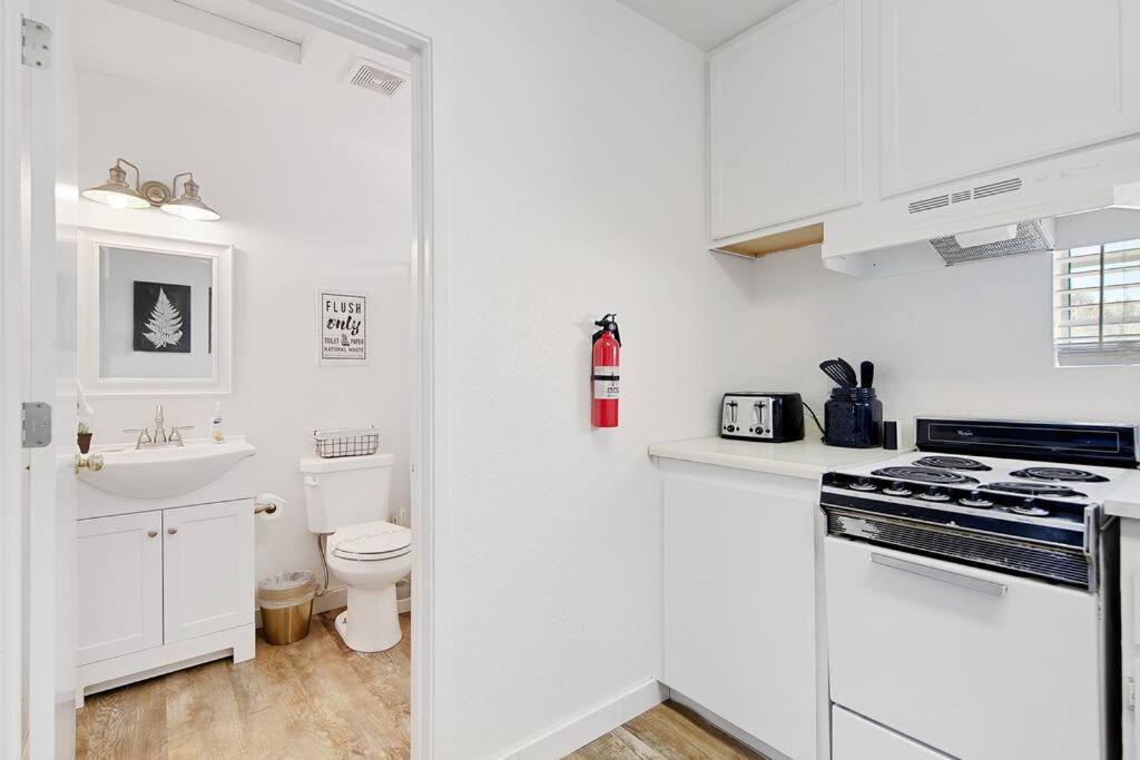 Couples Studio 1 W Full Kitchen Apartman Oakhurst Kültér fotó